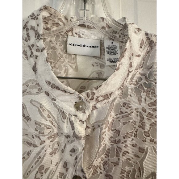 Alfred Dunner Women Aztec Sz 18 White Sheer Long Sleeve Button Up Floral Blouse - Picture 3 of 10